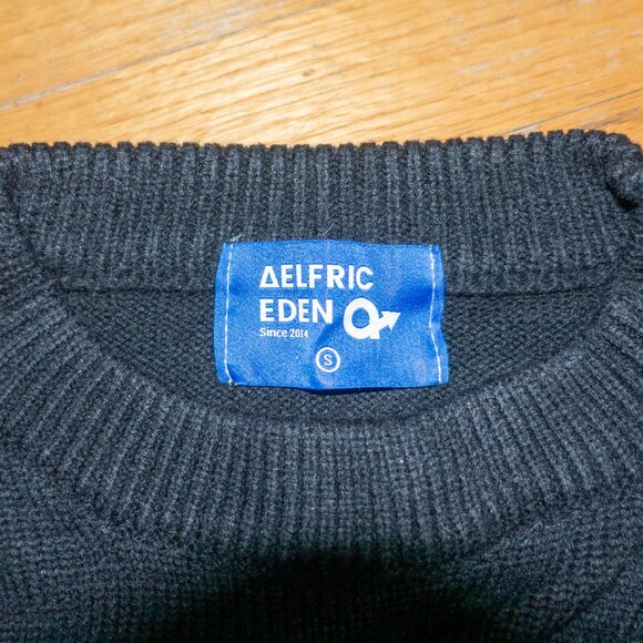 Crew Neck Oversized Knit Sweater, Alfrec Eden, Heart Stitch Design, Blue & Red - Picture 9 of 9